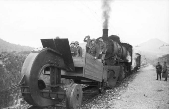 Miks sakslased II maailmasõja oli lisatud rongid suure konksud.