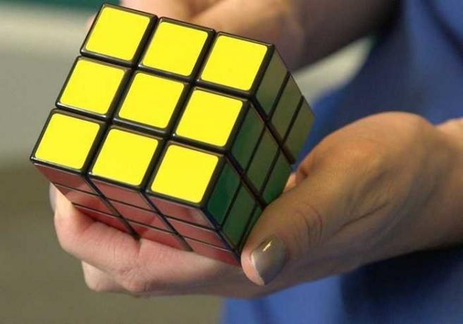 Kuidas koguda Rubiku kuubik kahel liikumise