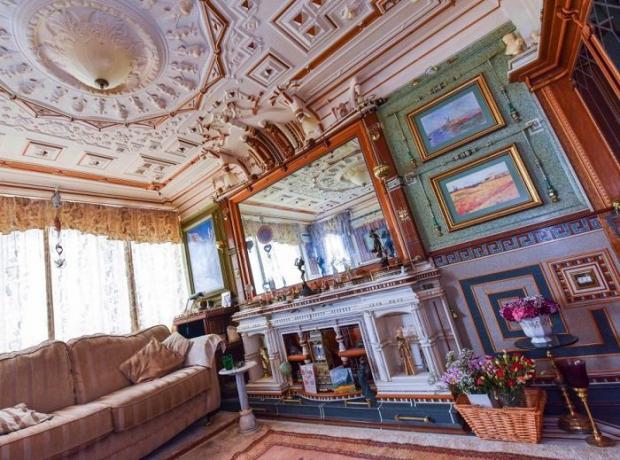 Adrian Rehman ütles, et tema korteris meenutab Versailles 'loss.