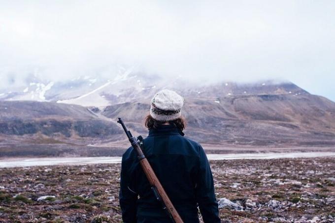 On kõndida, võid minna ainult relvaga (Longyearbyen, Norra).