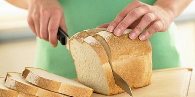 Kuidas lõigata värsket leiba, nii et see ei murenema.