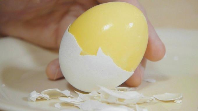 Kuidas valmistada "kuldne muna" või munapuder koorega