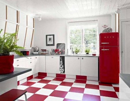 punane köök valgega