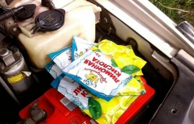 Mis kogenud autojuhtidele lisatakse sidrunhapet pesumasin tank
