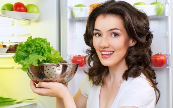 Kas pole kindel, kuidas oma rohelist salatit külmkapis värskena hoida? Lugege näpunäiteid!