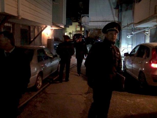 Sotši politsei taas läbi haarangud garaažid Alpide Street.