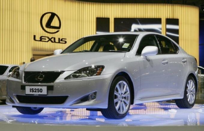 Lexus IS autod on seotud luksus ja usaldusväärsust. | Foto: cheatsheet.com.