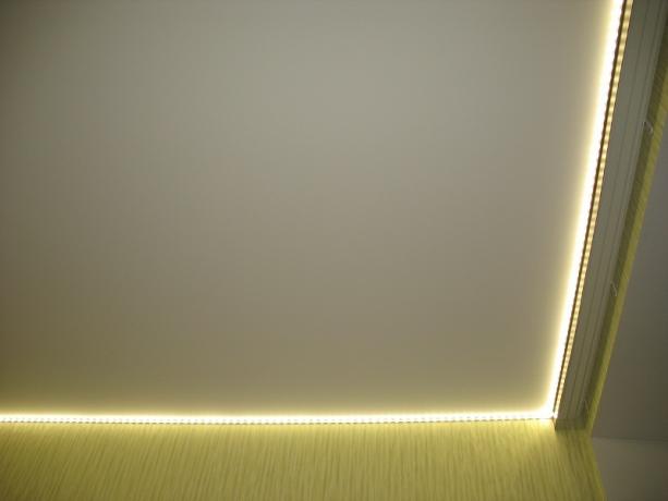 Valgustus köögis LED-ribaga: kuidas seda ise teha, juhised, foto, hind ja videoõpetused