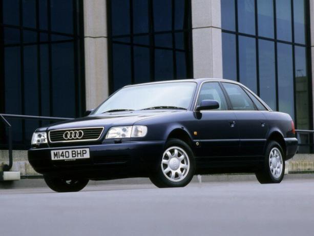 Audi A6 ei saa kiidelda karisma kui Mercedes-Benz W124 ja BMW E34, aga see on teine ​​usaldusväärne Saksa auto 90s. | Foto: autoevolution.com.