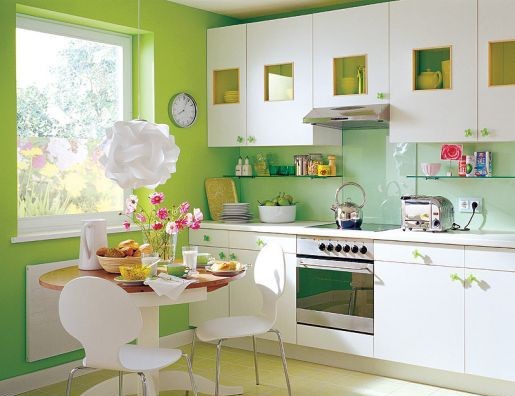 Harmooniline värvilahendus väikesele köögile