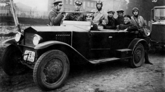 Auto oli luksus enne sõda.