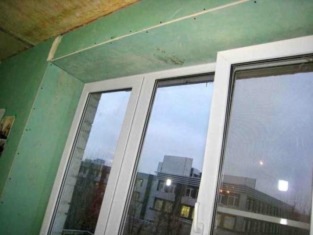 Miks kogenud meistrid soovitame kasutada nõlvadel aknad Levy, mitte plastist