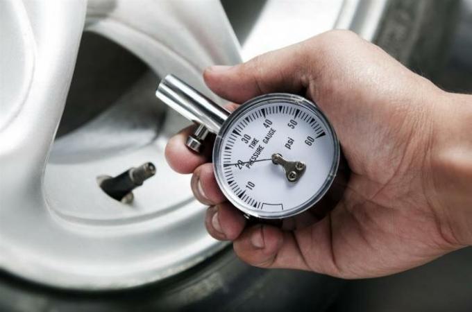 Rehvirõhu võib oluliselt suurendada kütusekulu. | Foto: autoglim.ru