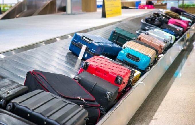Kuidas kaitsta end avamisel kohvri lennujaamas.